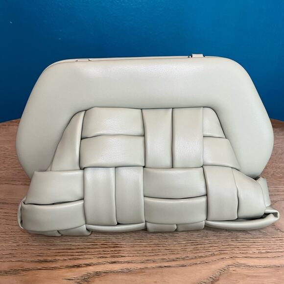 Themoire Tia Weaved Clutch Vegan Leather Puffy Crossbody Shoulder Light Green - Picture 10 of 10